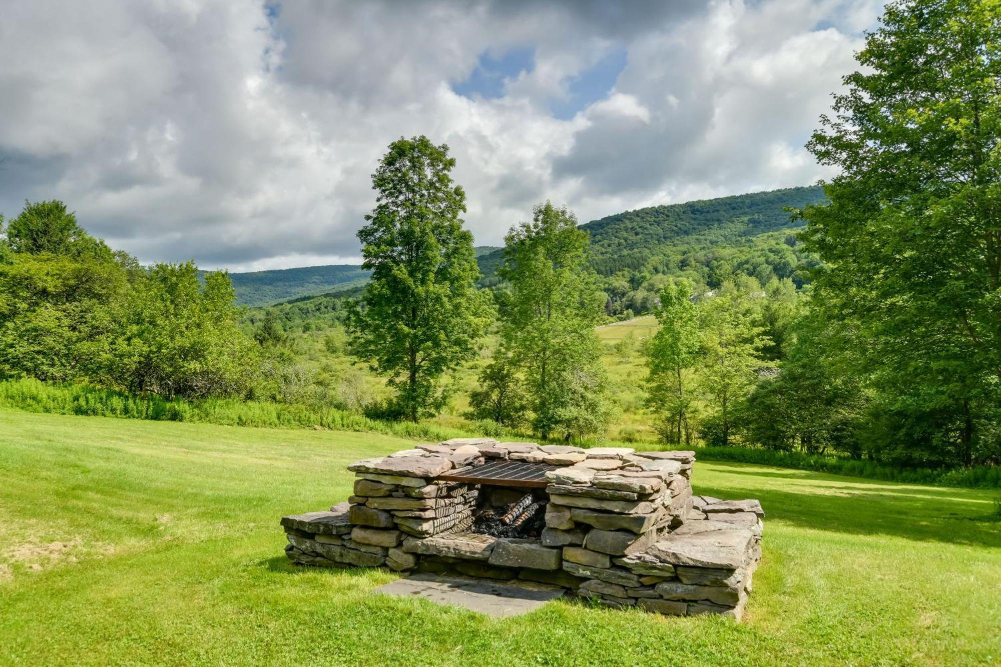 Quiet Catskills Getaway With Deck And Mtn Views New Kingston Εξωτερικό φωτογραφία