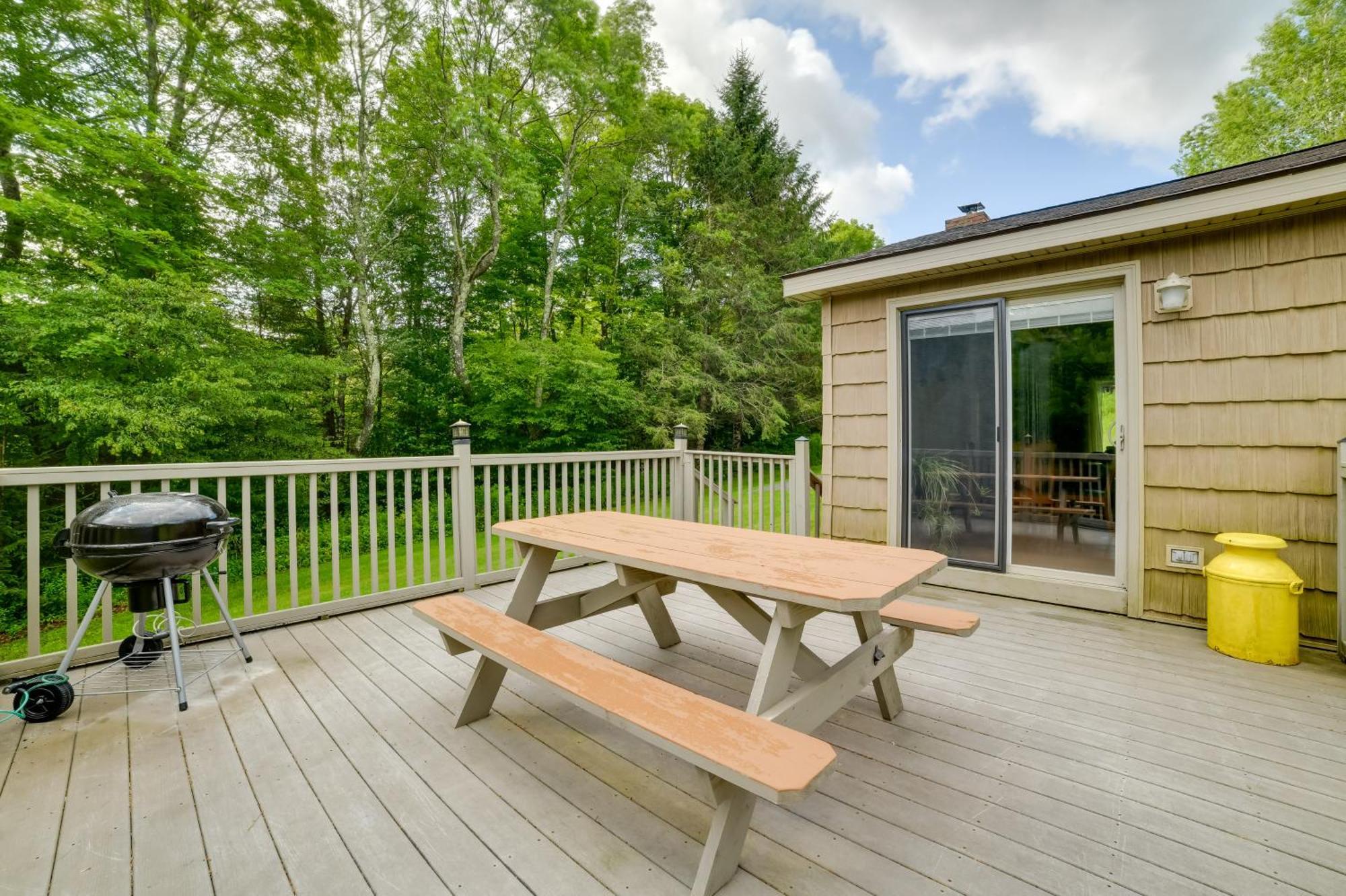 Quiet Catskills Getaway With Deck And Mtn Views New Kingston Εξωτερικό φωτογραφία