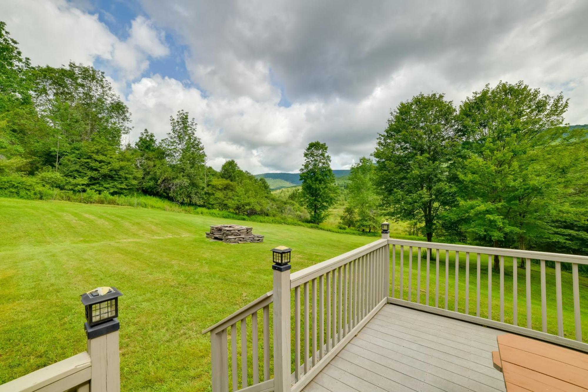 Quiet Catskills Getaway With Deck And Mtn Views New Kingston Εξωτερικό φωτογραφία